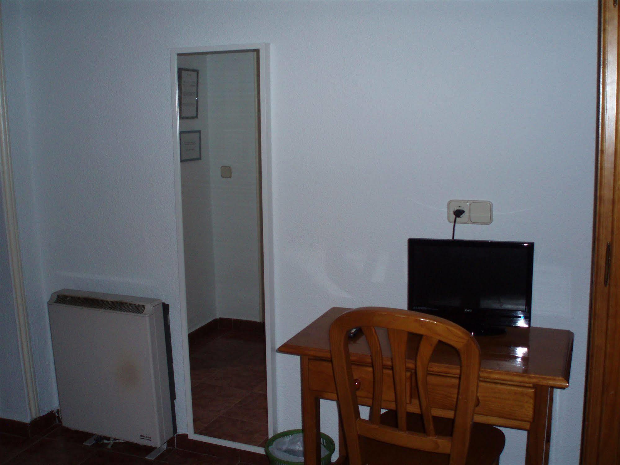 מדריד Hostal Castilla מראה חיצוני תמונה